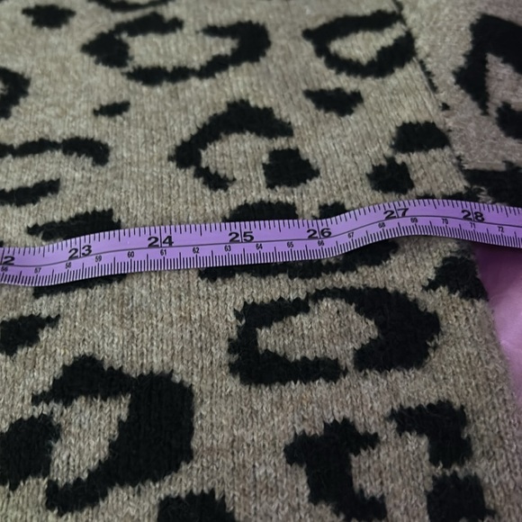 Reitman’s chetah print - Picture 6 of 14